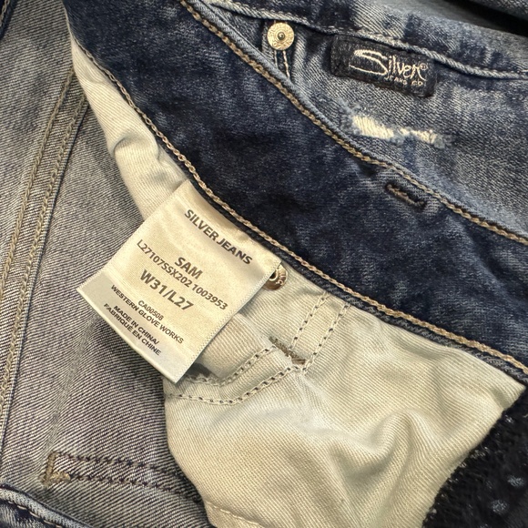 Silver Jeans Sam Distressed Boyfriend Cropped Jeans - Picture 6 of 9